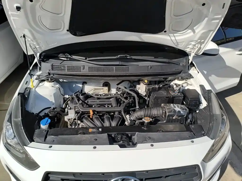 Hyundai Verna — фото 19