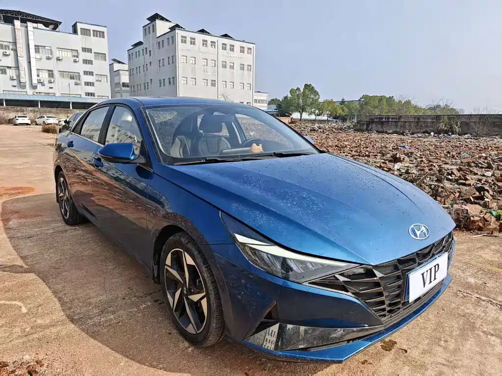 Hyundai Elantra — фото 3