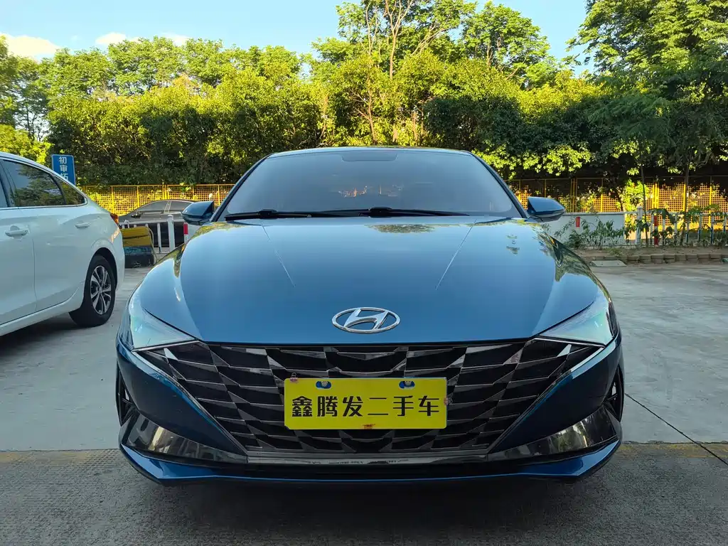 Hyundai Elantra — фото 2