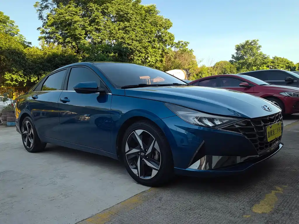 Hyundai Elantra — фото 3