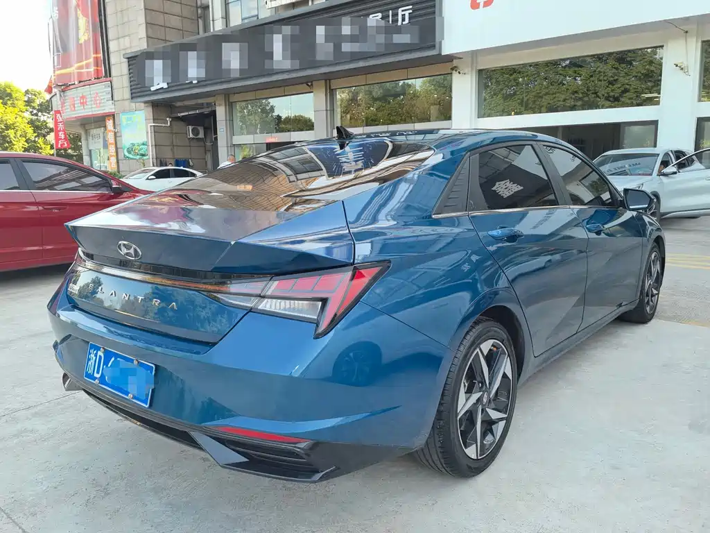 Hyundai Elantra — фото 4