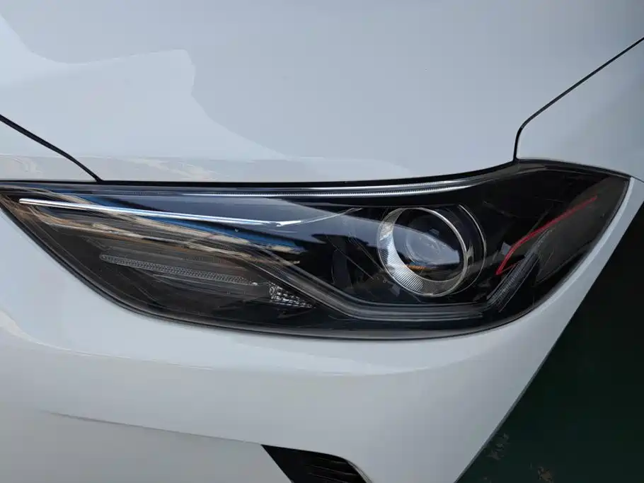 Hyundai Elantra — фото 5