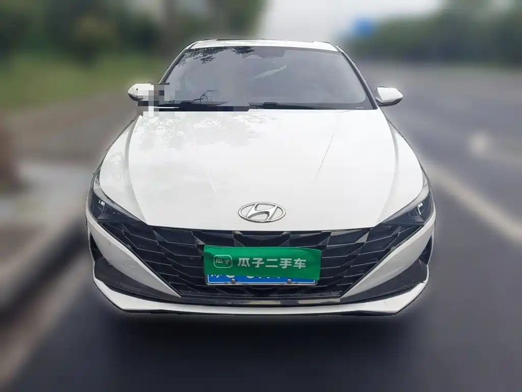 Hyundai Elantra — фото 2