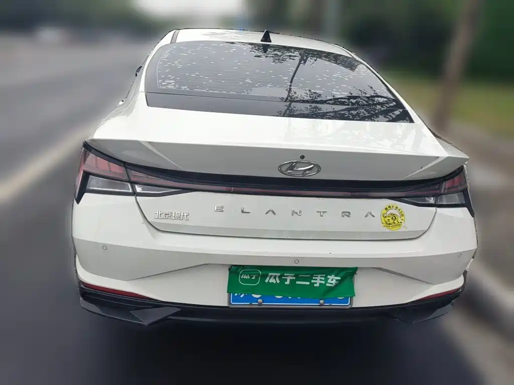 Hyundai Elantra — фото 3