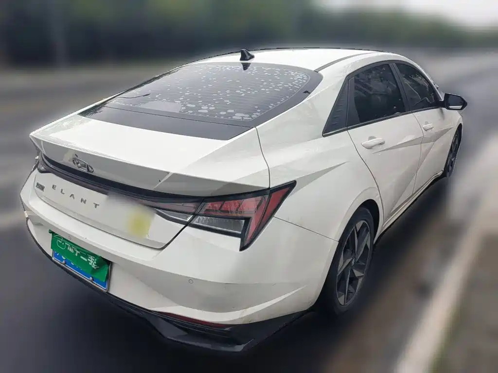 Hyundai Elantra — фото 4