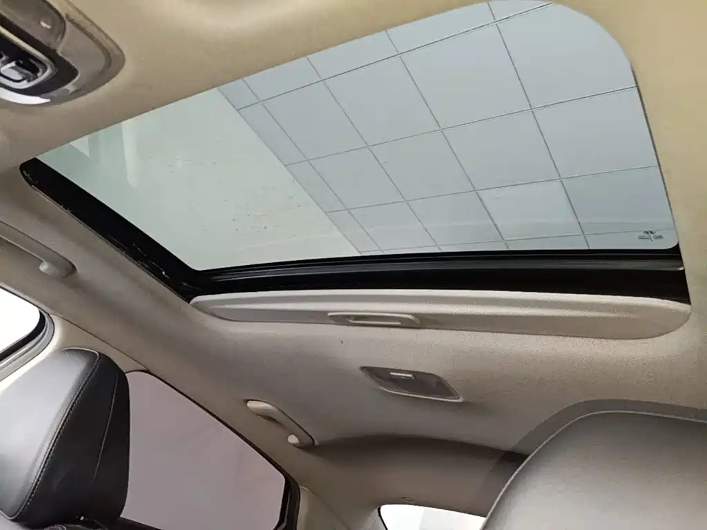Hyundai Elantra — фото 17