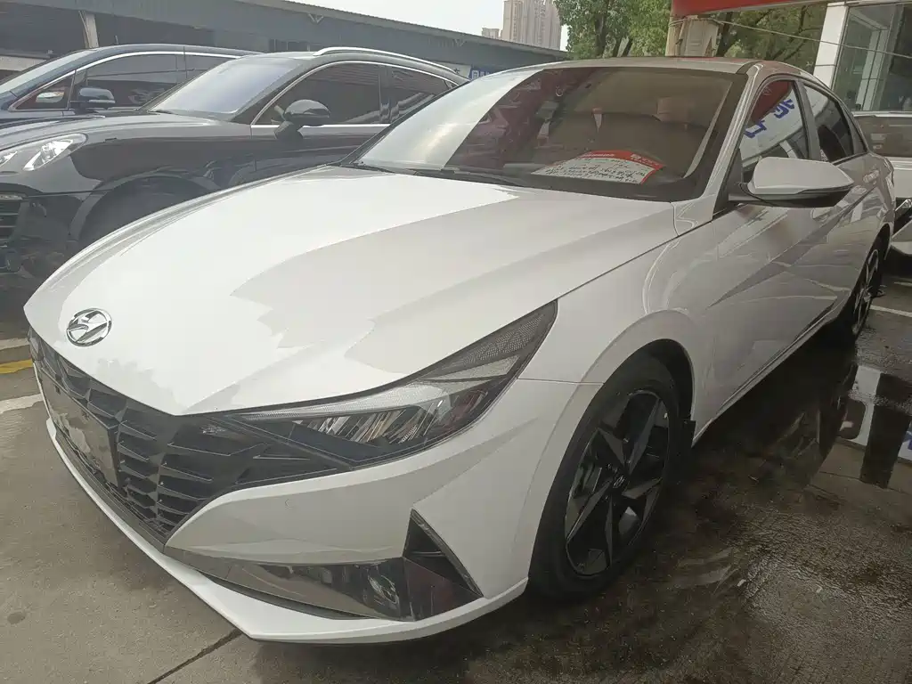 Hyundai Elantra — фото 3