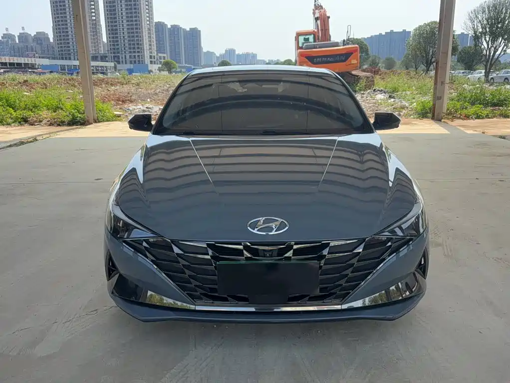 Hyundai Elantra — фото 2