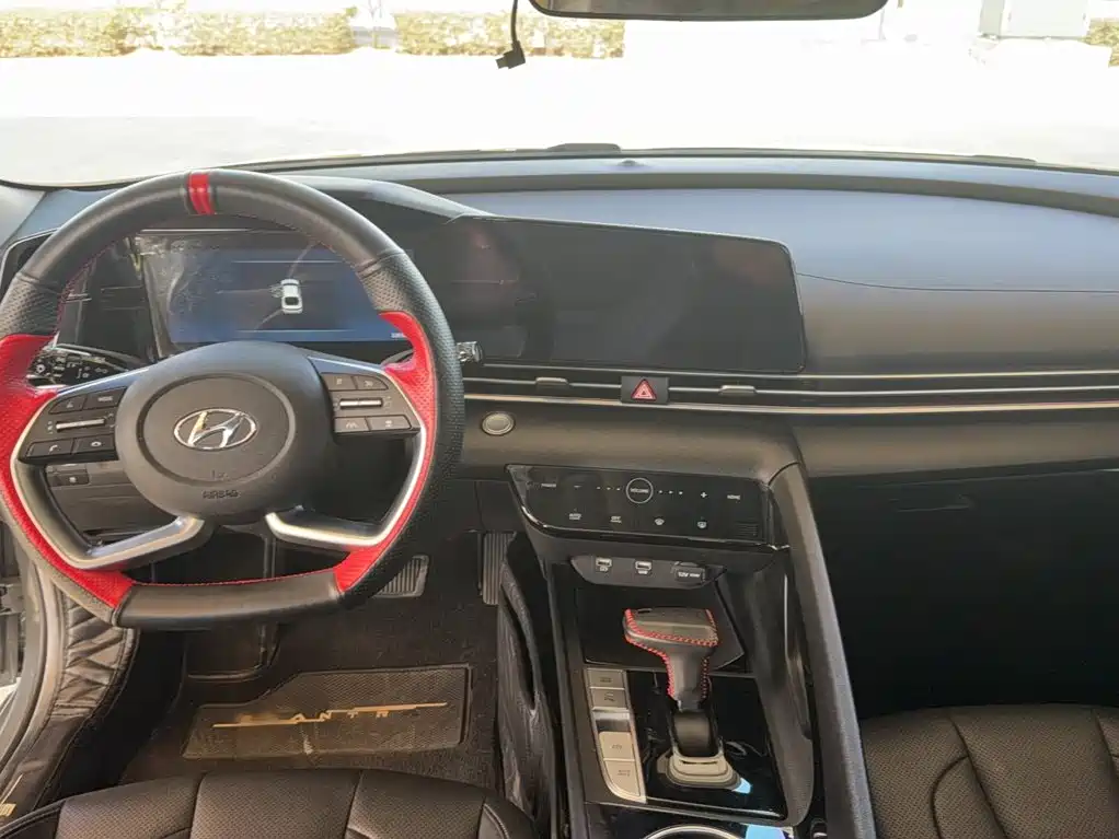 Hyundai Elantra — фото 9