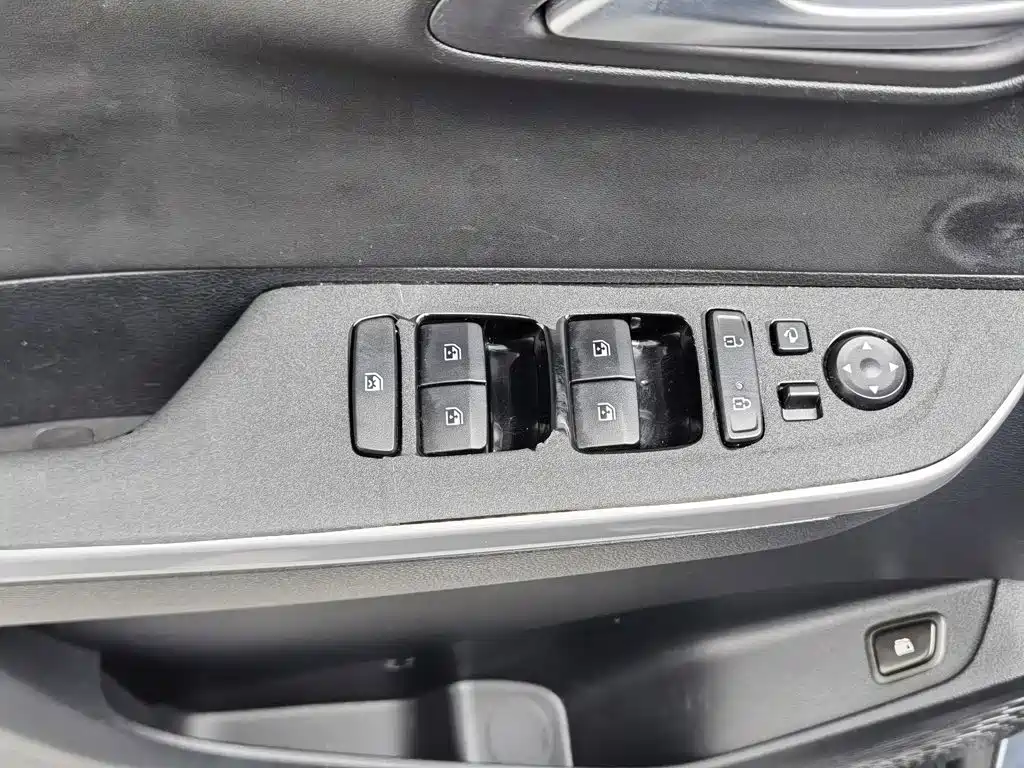 Hyundai Custo — фото 9