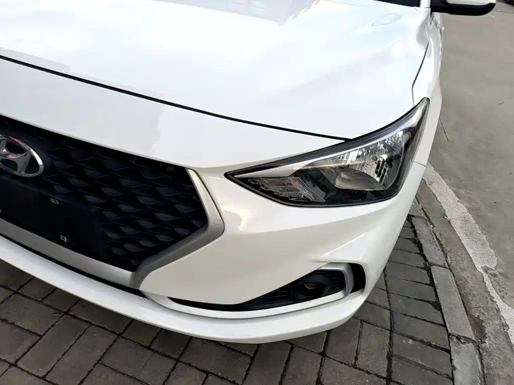 Hyundai Elantra — фото 23