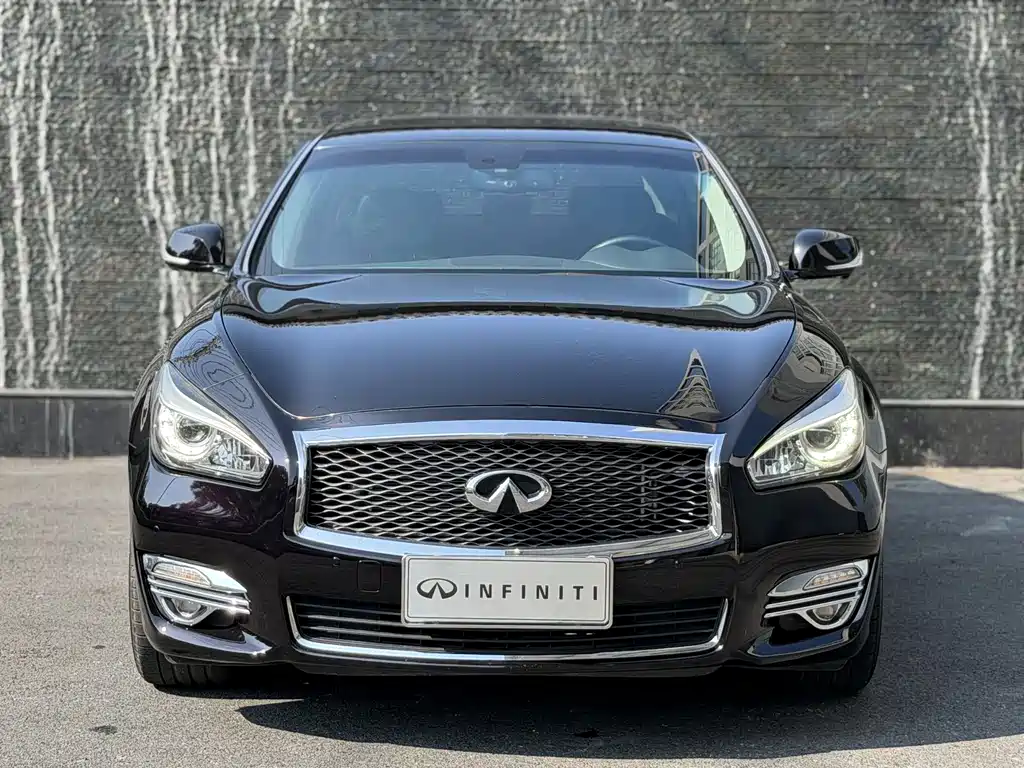 Infiniti Q70 — фото 2