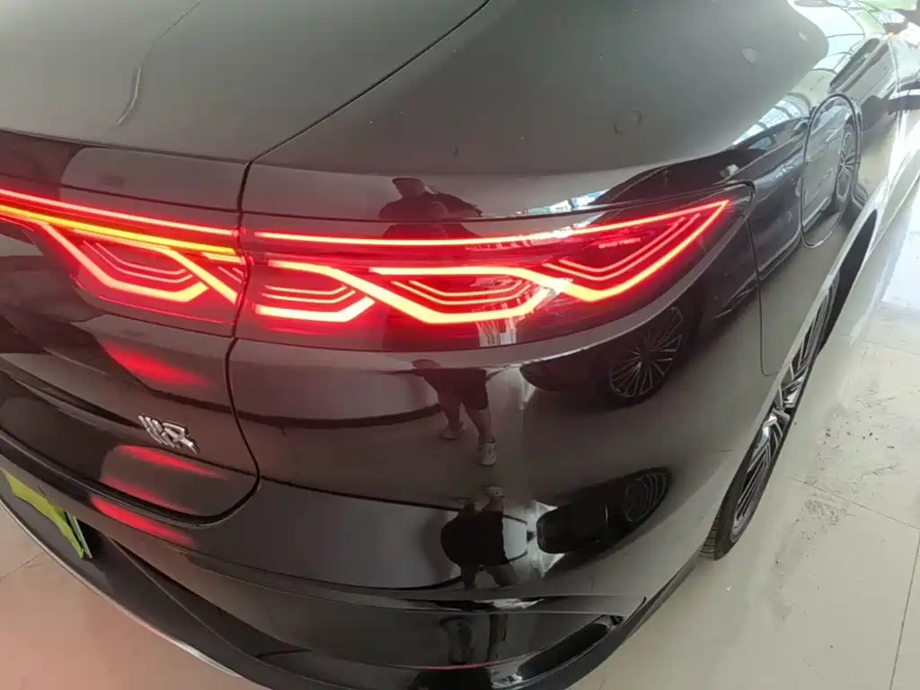 BYD Han — фото 8