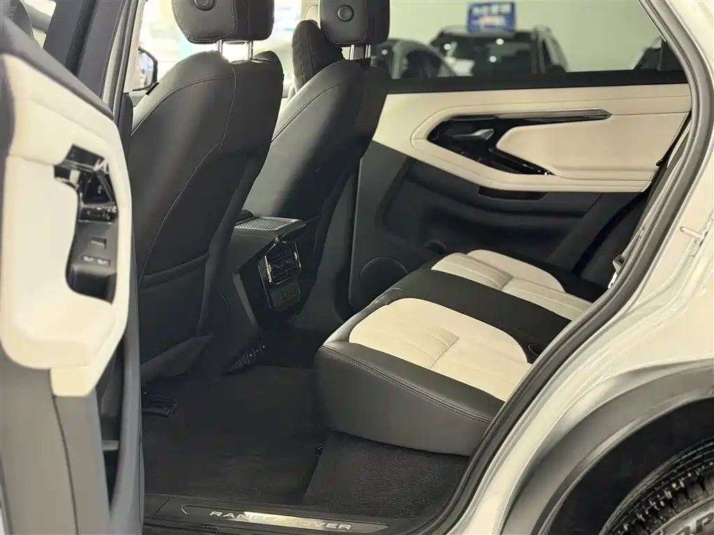 Land Rover Evoque — фото 23