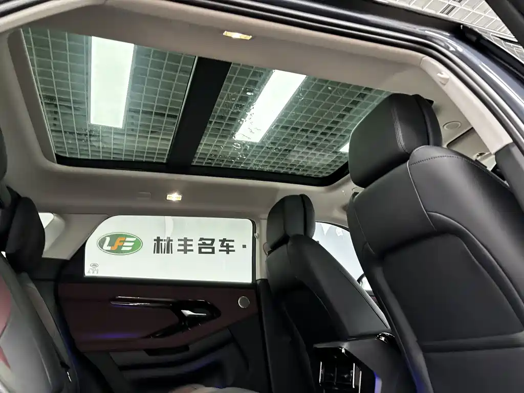 Land Rover Evoque — фото 30