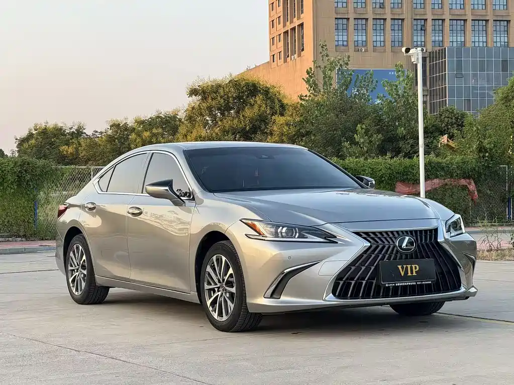 Lexus ES — фото 6