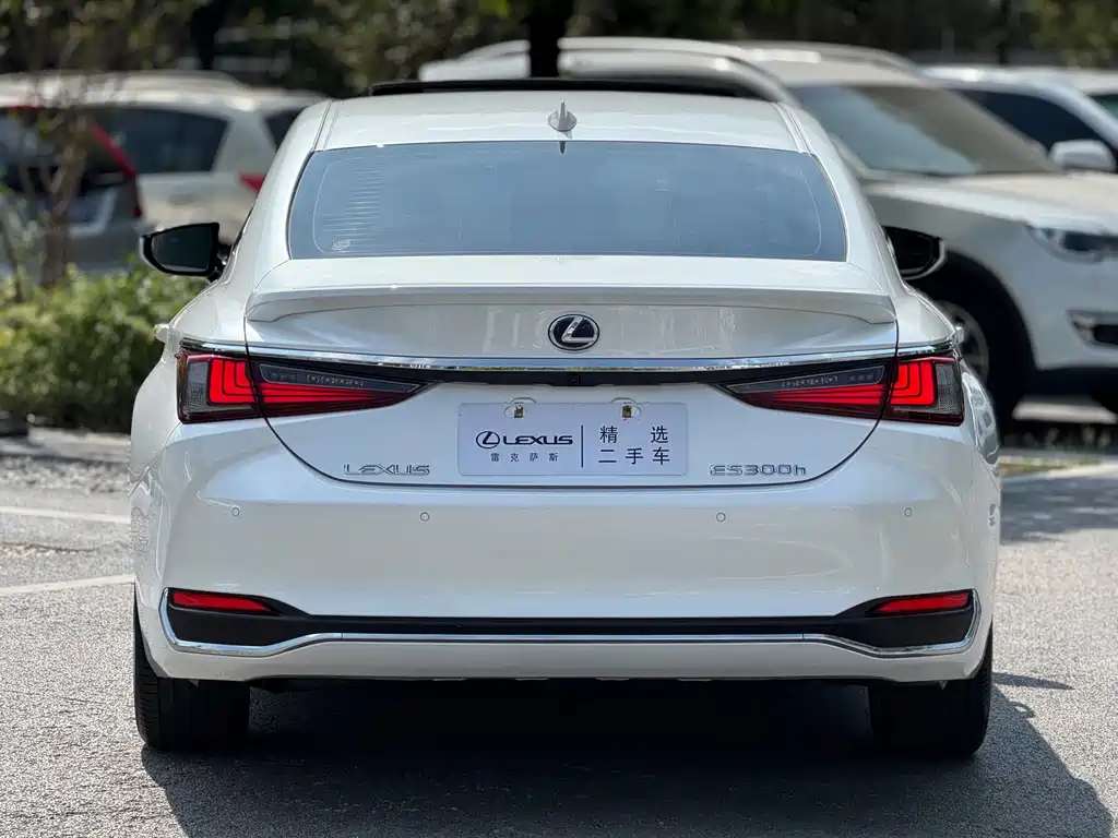 Lexus ES — фото 14