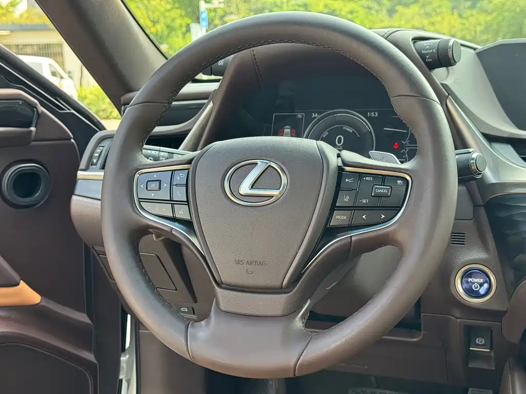 Lexus ES — фото 9