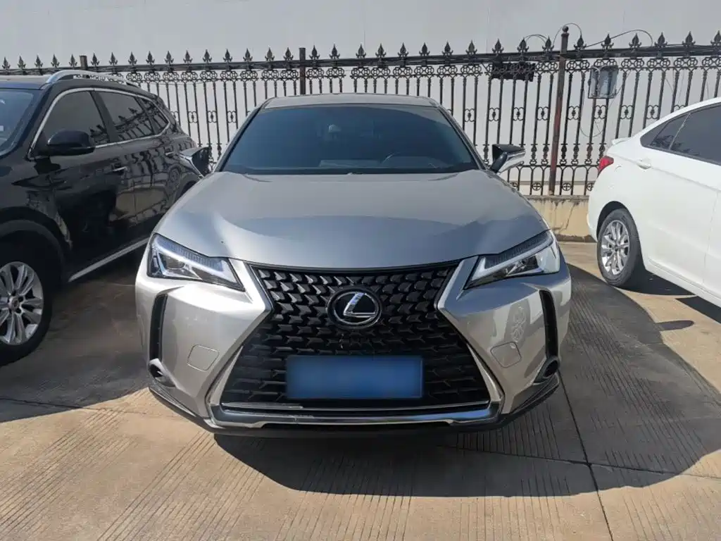 Lexus UX — фото 2