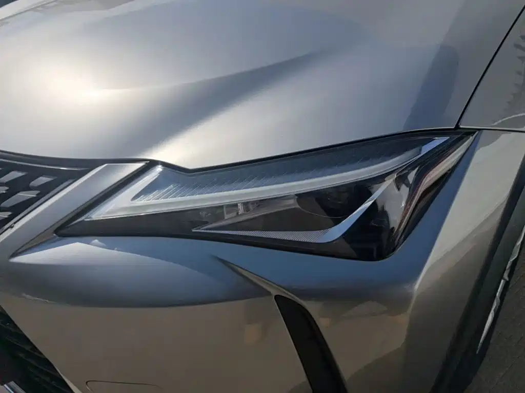 Lexus UX — фото 23