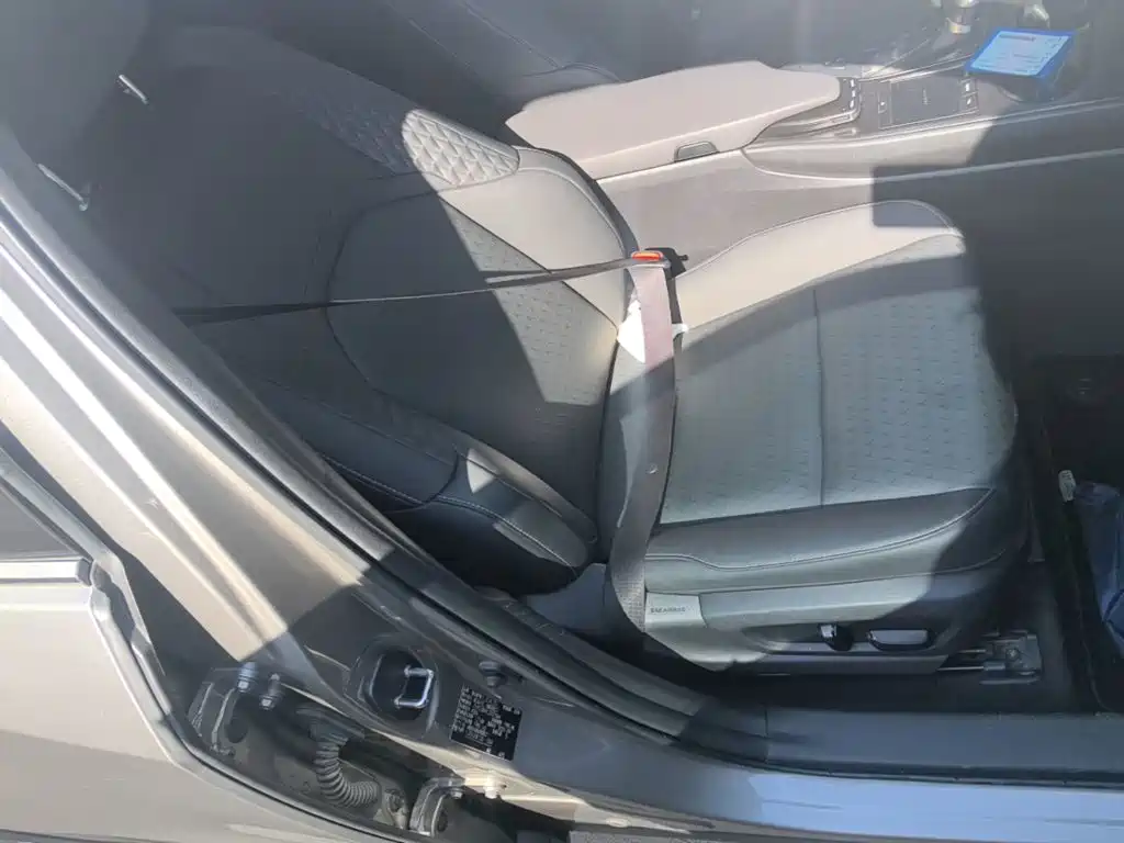 Lexus UX — фото 24