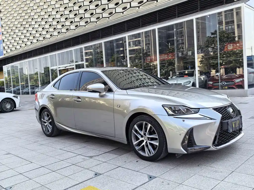 Lexus IS — фото 3