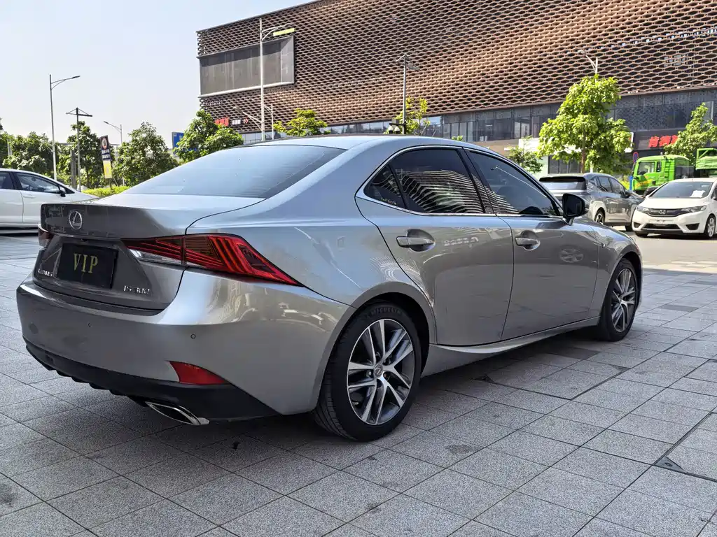 Lexus IS — фото 8