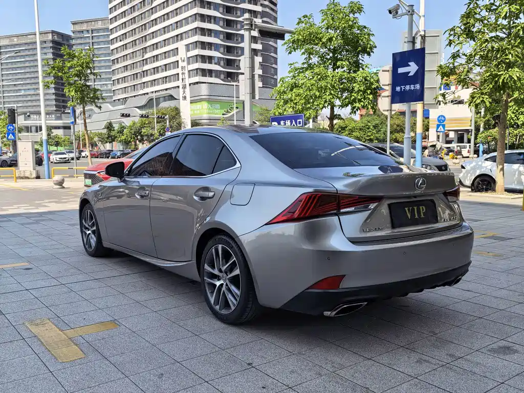 Lexus IS — фото 10