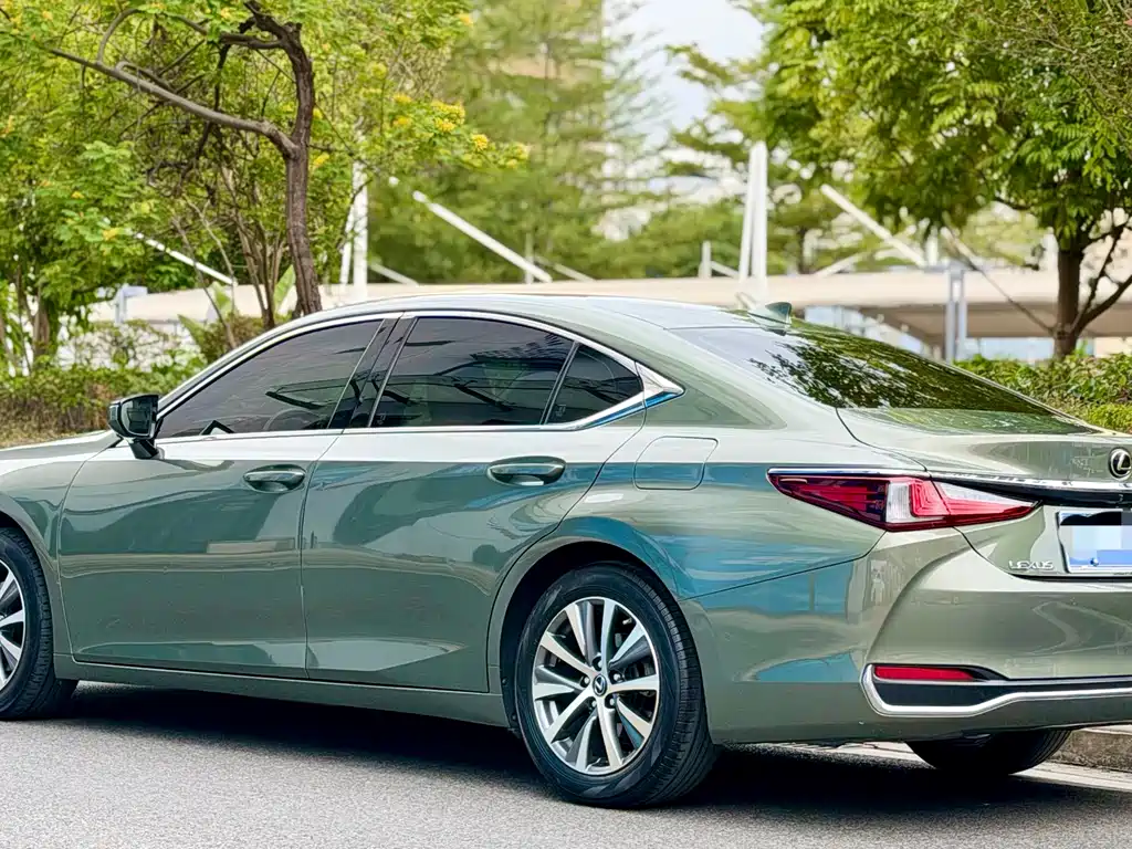 Lexus ES — фото 3