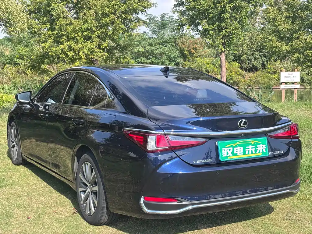 Lexus ES — фото 3