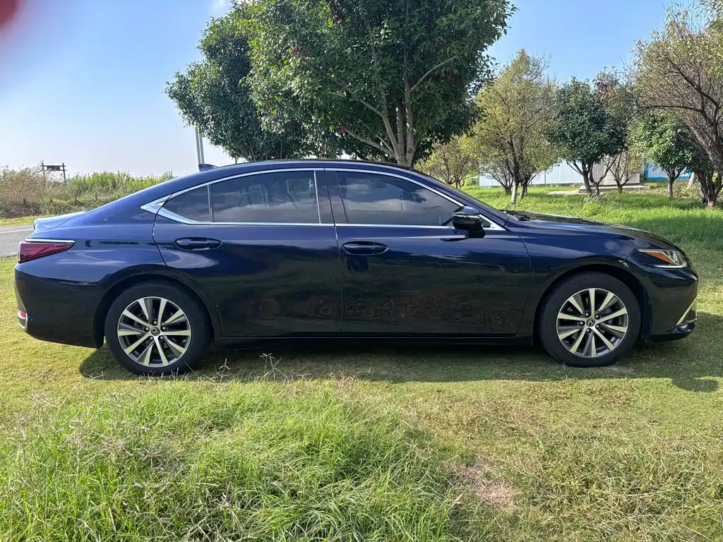 Lexus ES — фото 7
