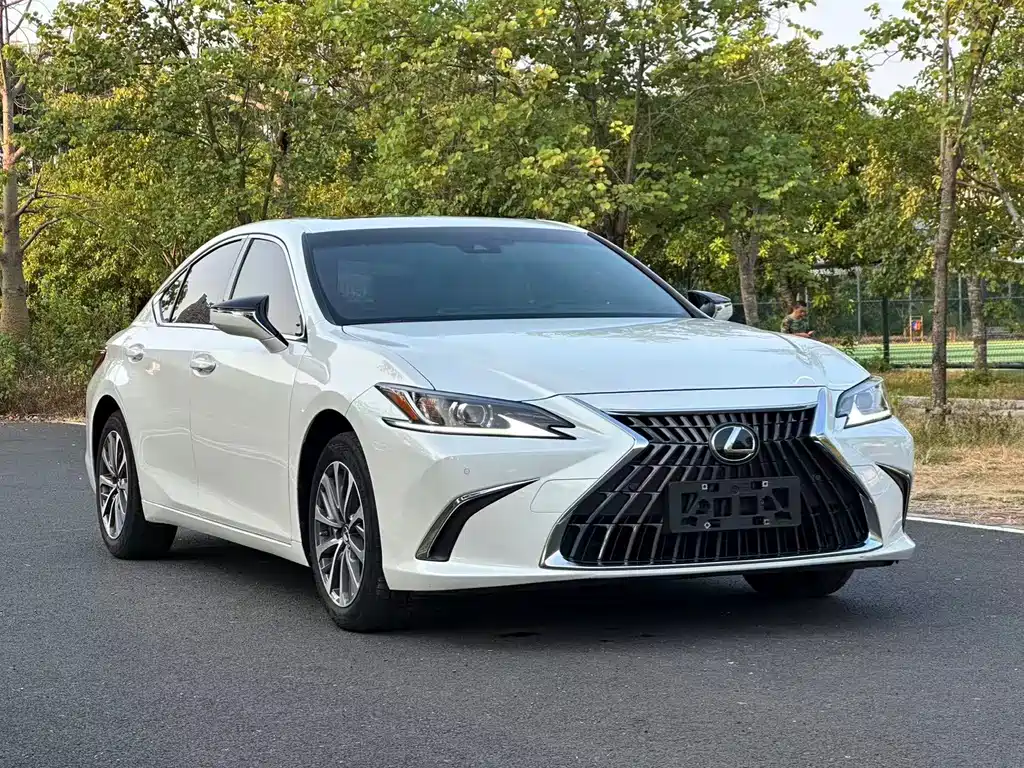 Lexus ES — фото 3
