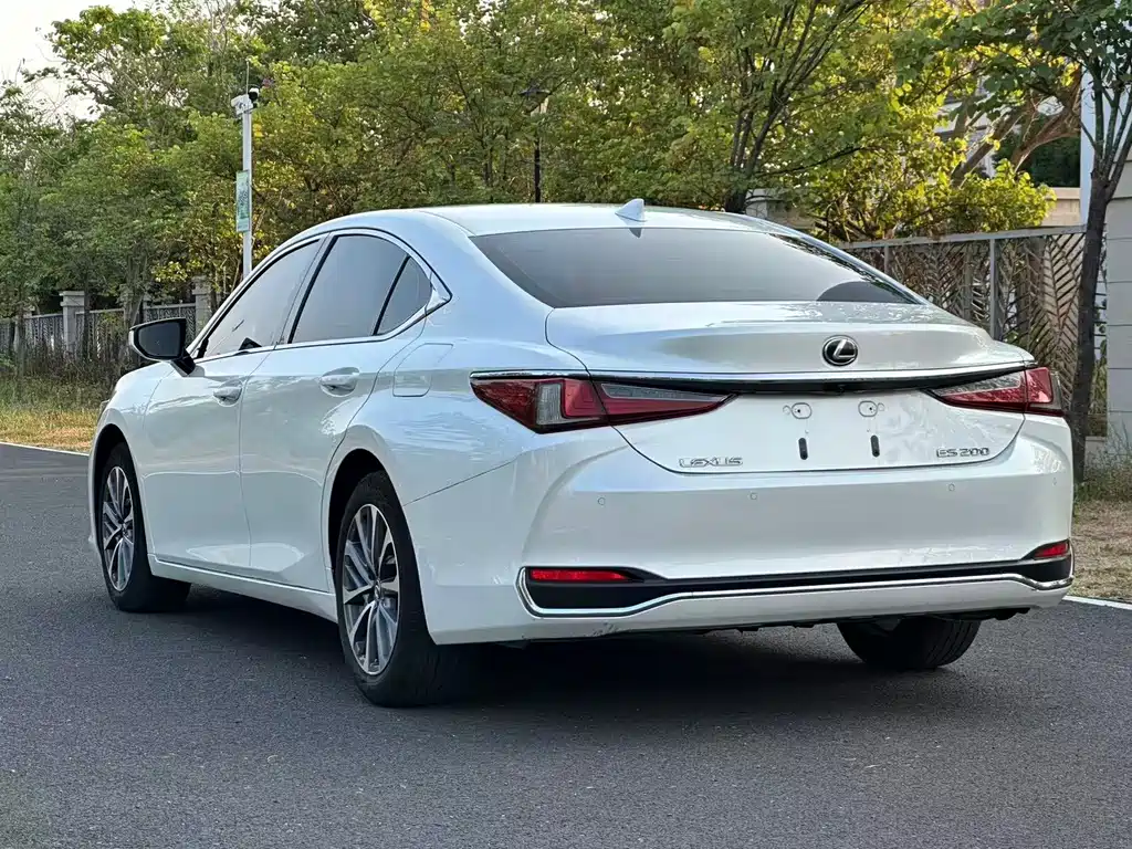 Lexus ES — фото 4