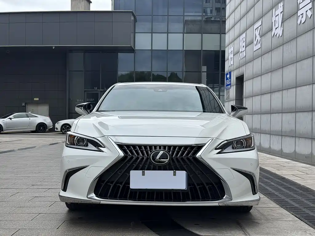 Lexus ES — фото 2