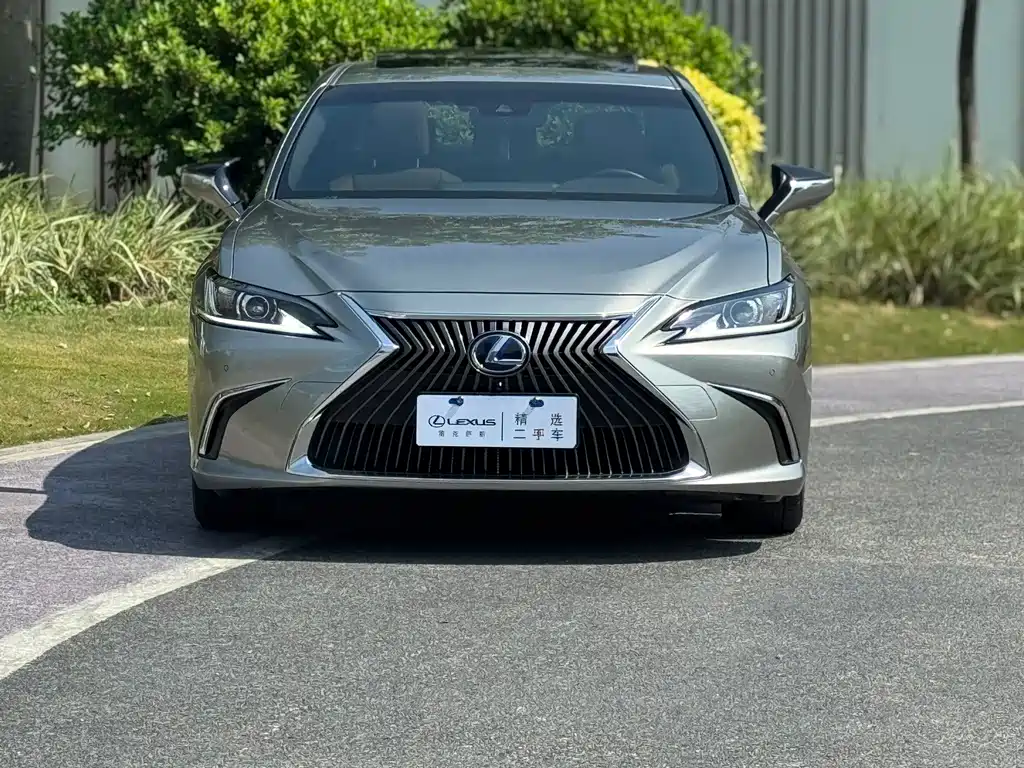 Lexus ES — фото 2
