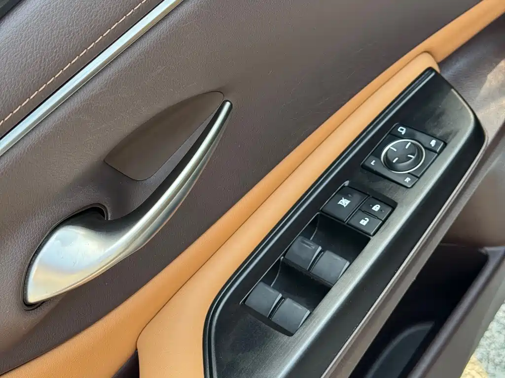 Lexus ES — фото 11