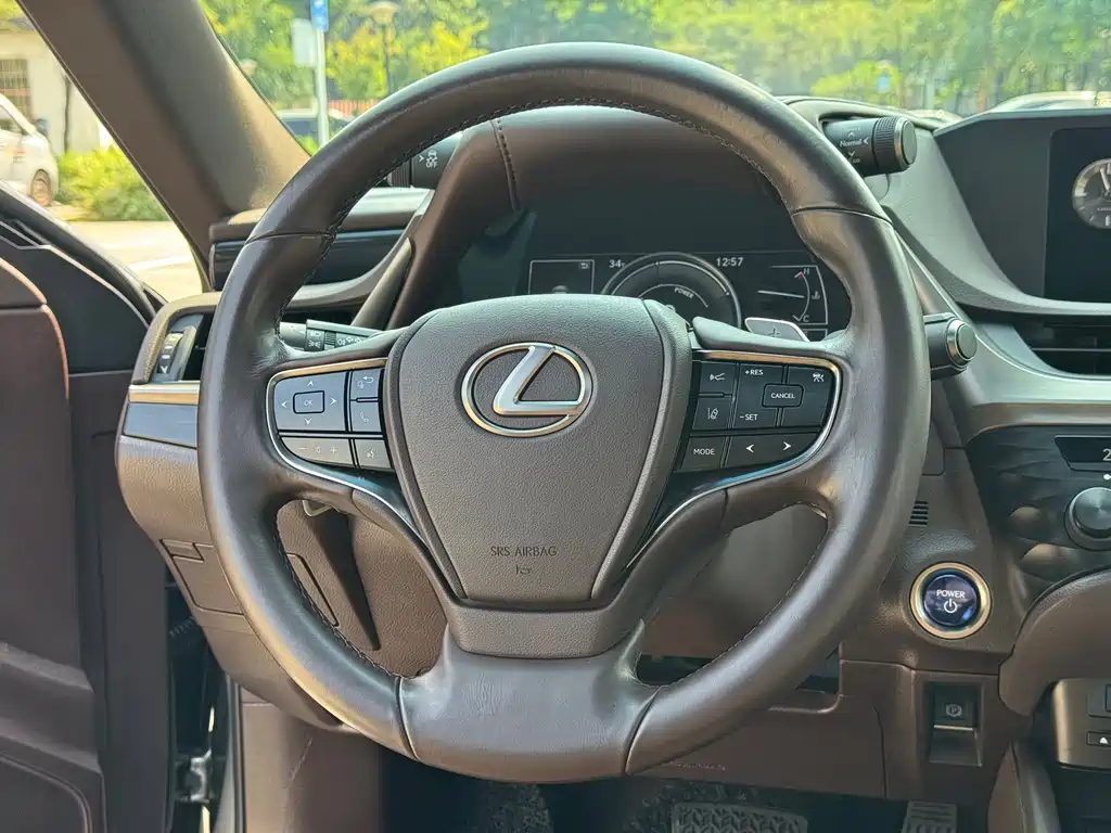 Lexus ES — фото 9