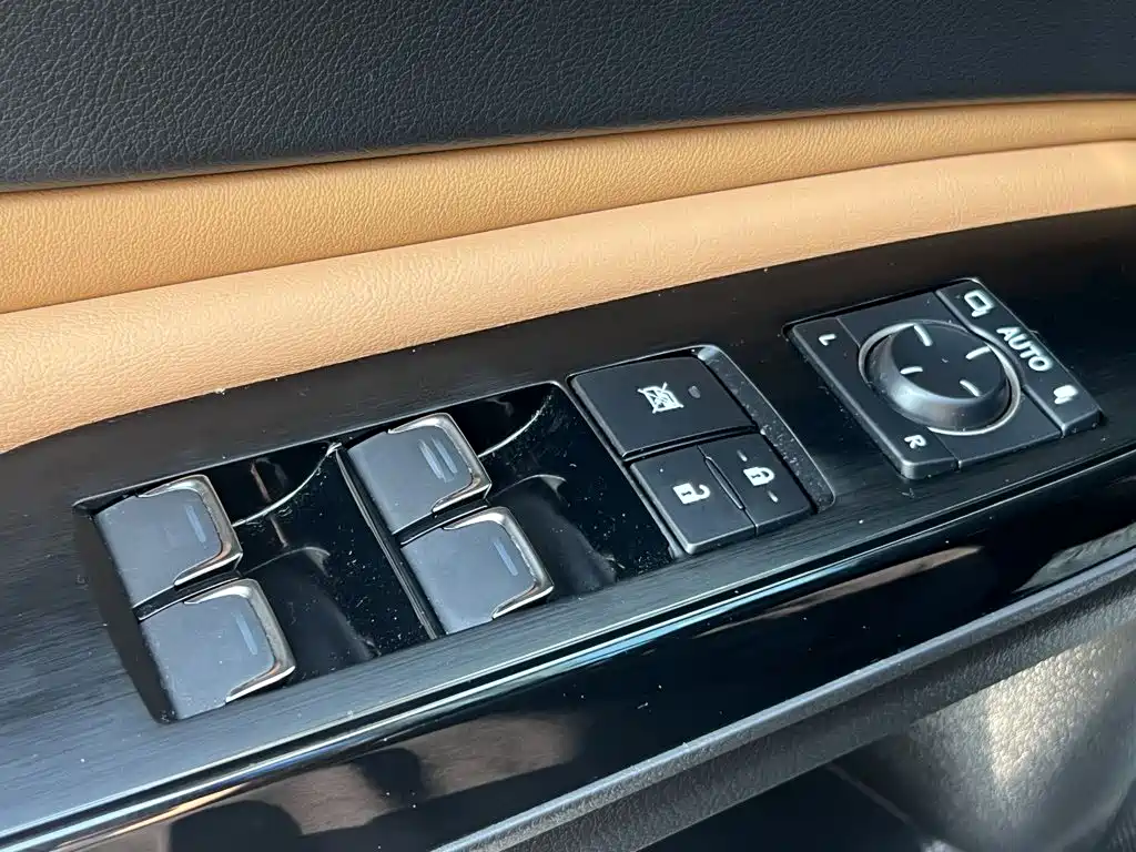Lexus ES — фото 15