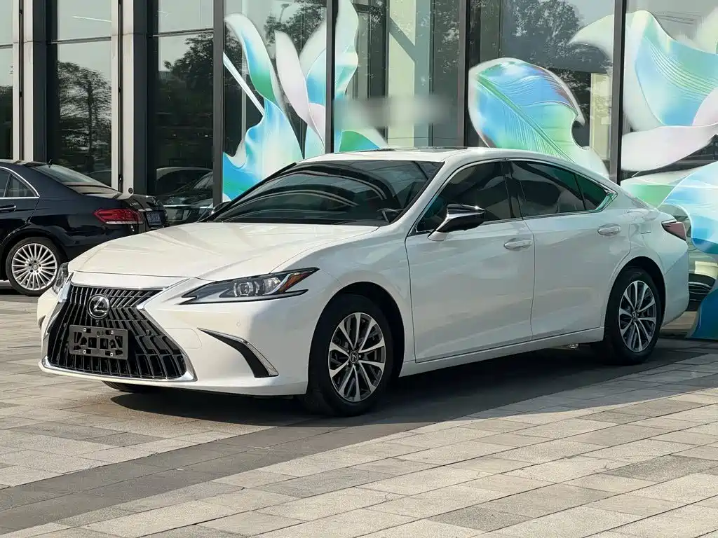 Lexus ES — фото 20