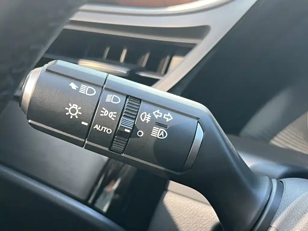 Lexus ES — фото 10