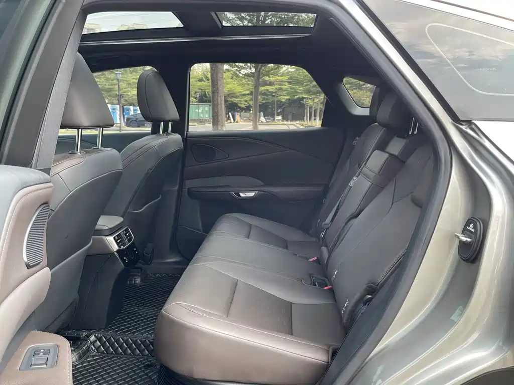 Lexus RX — фото 11