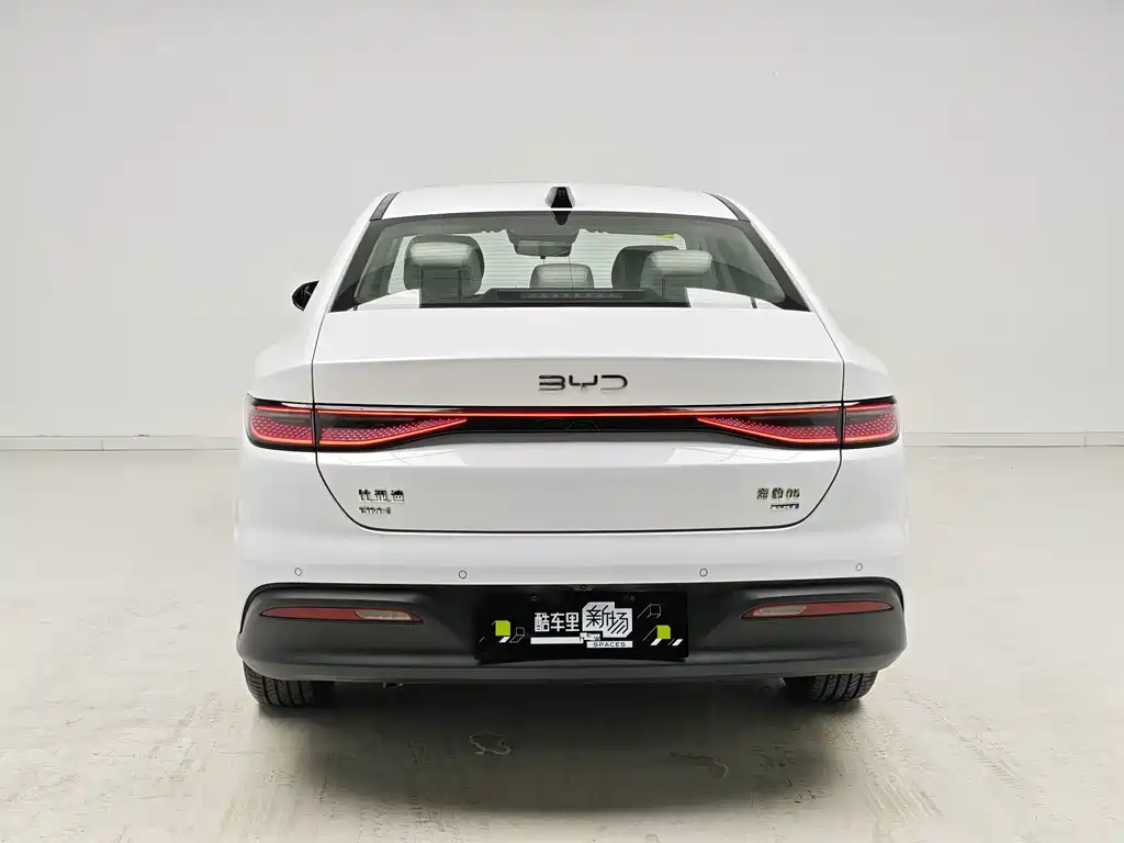 BYD Seal 05 DM-i — фото 5