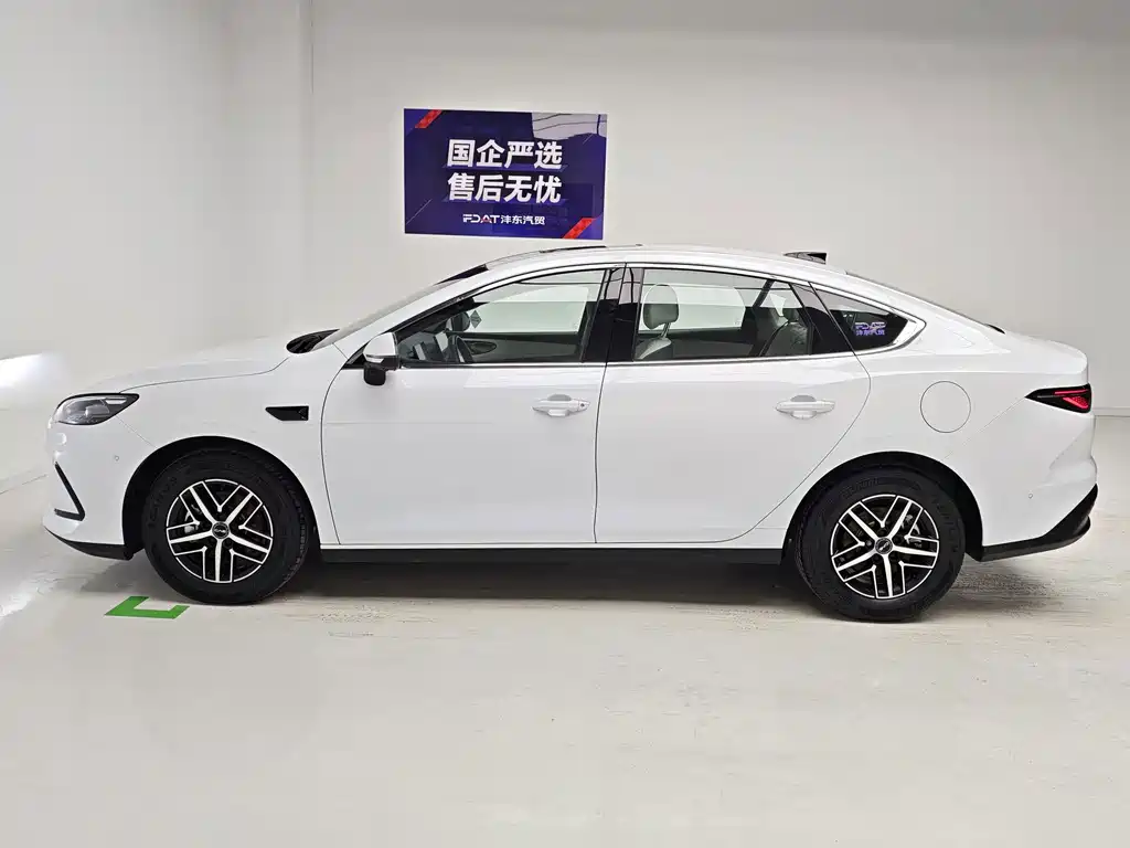 BYD Seal 05 DM-i — фото 9