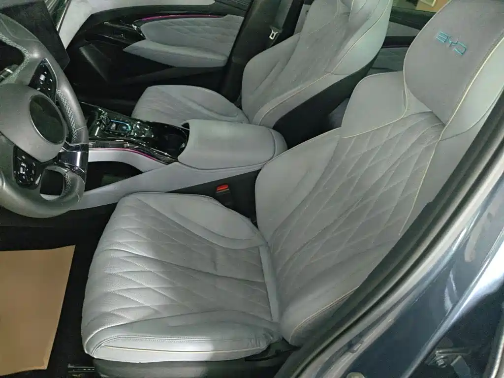 BYD Seal — фото 15