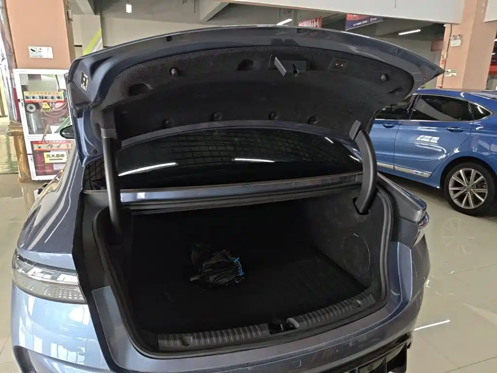 BYD Seal — фото 19