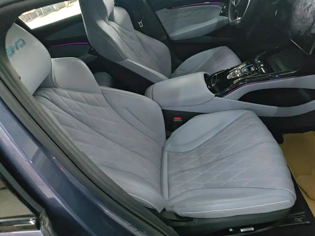 BYD Seal — фото 25