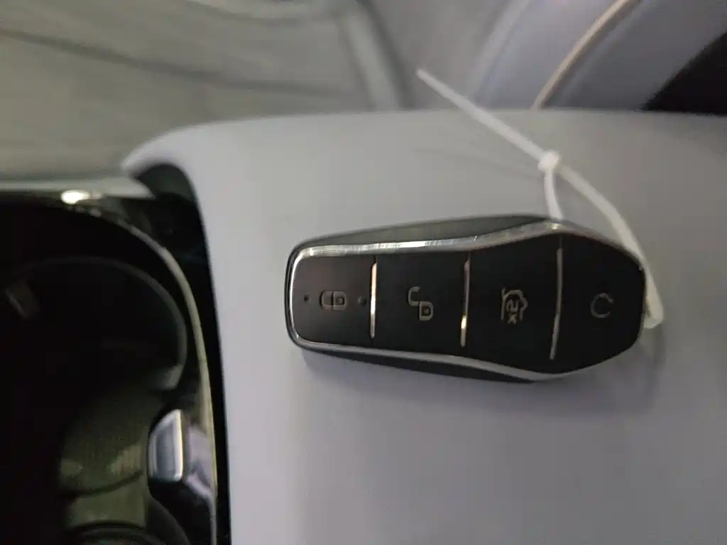 BYD Seal — фото 9