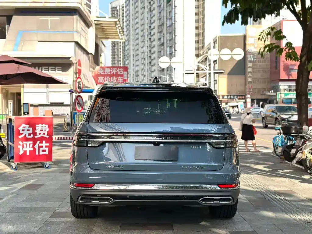 Lincoln Aviator — фото 9