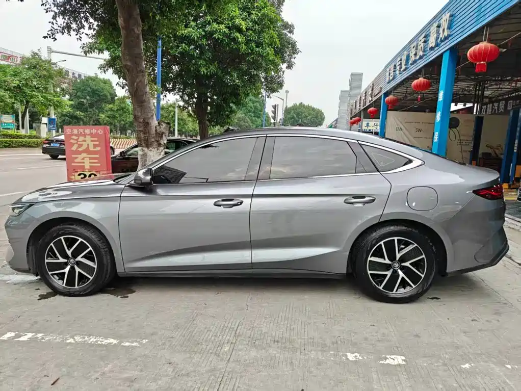 BYD Qin L — фото 8