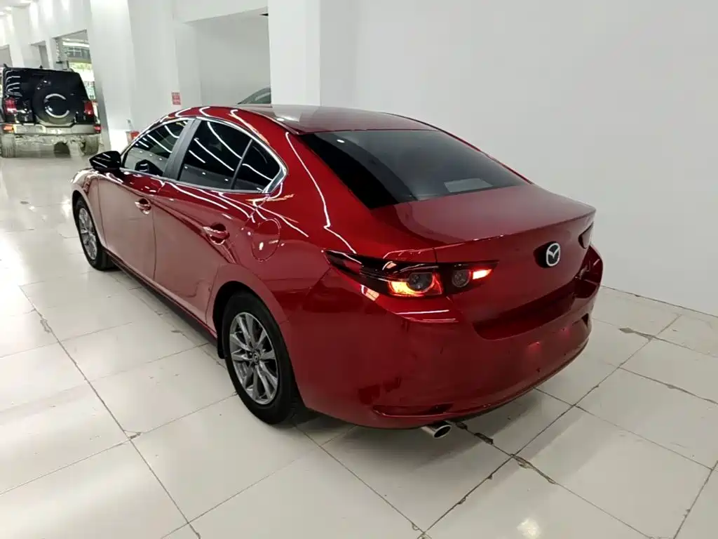 Mazda 3 Axela — фото 4